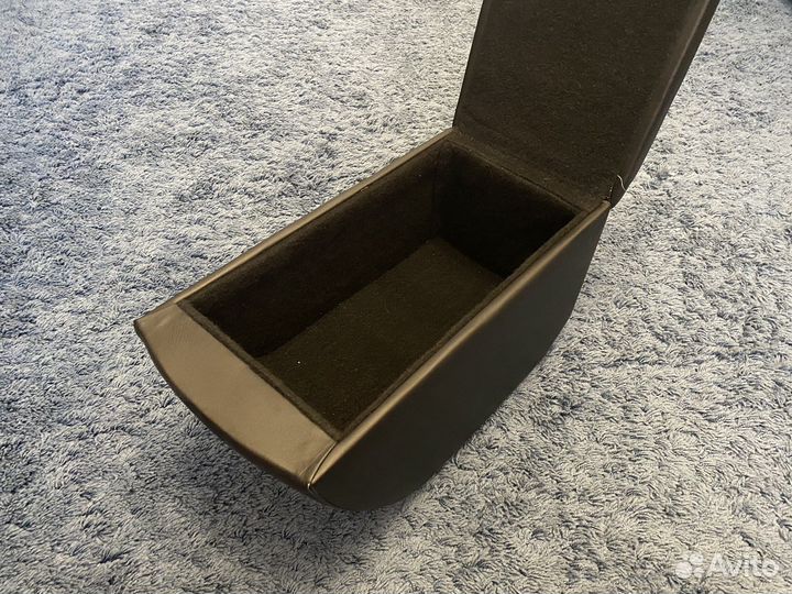 Подлокотник Skoda Octavia A7