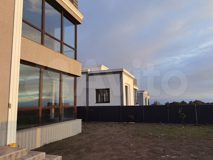 Дом 237 м² на участке 4,5 сот.