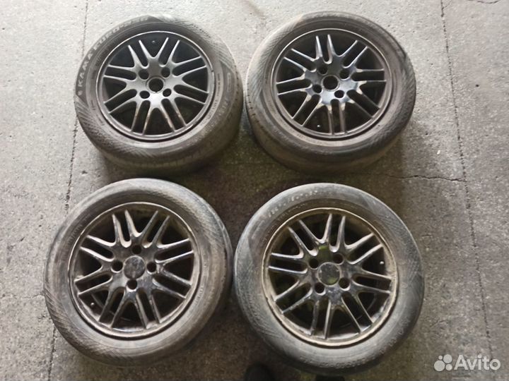 Колесные литые диски чёрные,R15