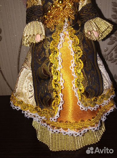 Сувенирная кукла ручной работы