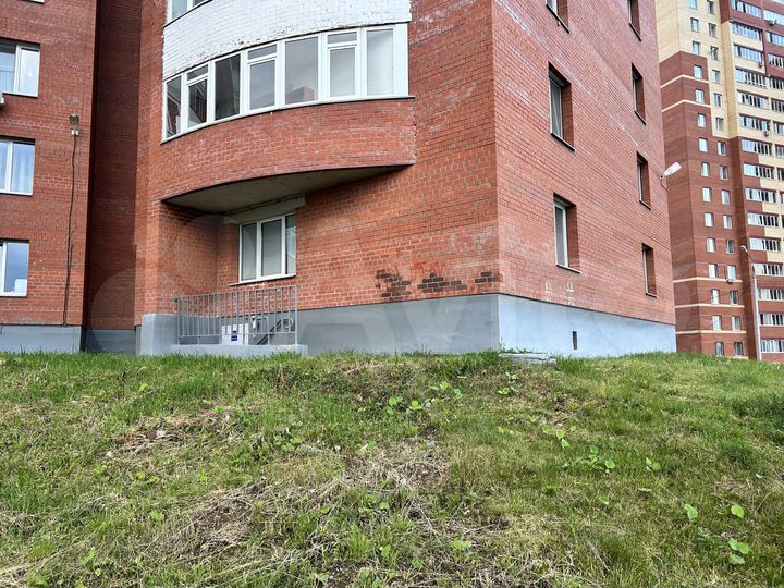 2-к. квартира, 63 м², 1/17 эт.