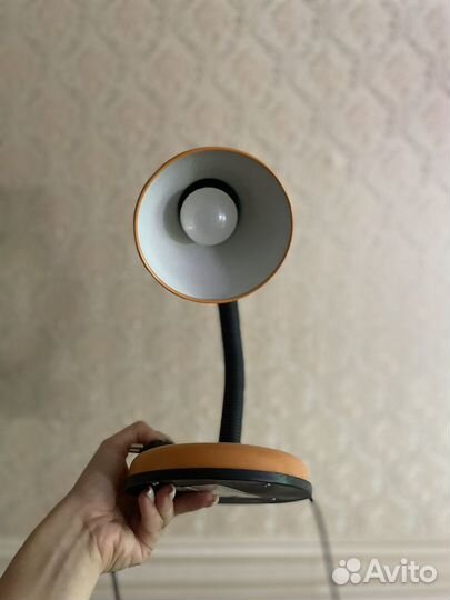 Лампа настольная