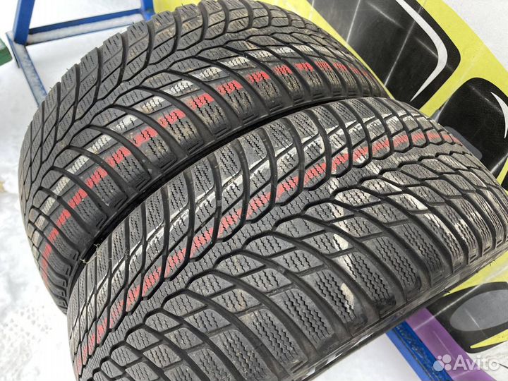 Bridgestone Blizzak LM-32C 235/45 R17