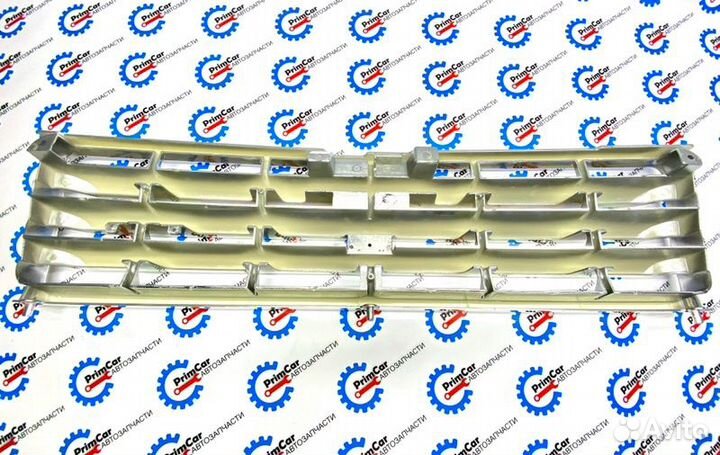 Решетка радиатора Mitsubishi Pajero V11W