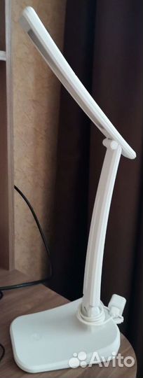 Настольная лампа
