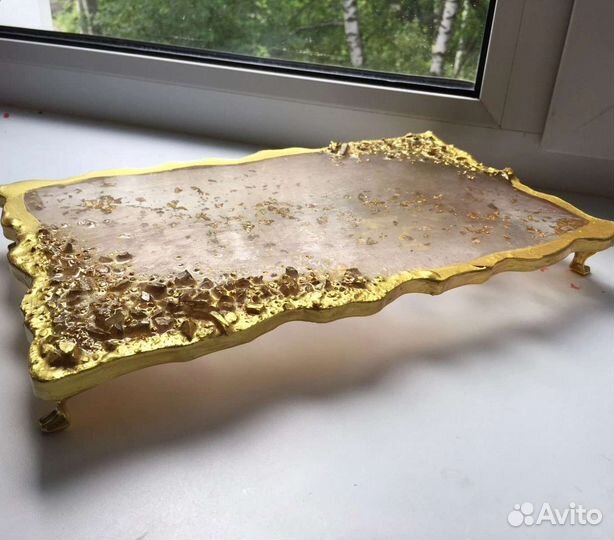 Поднос на ножках