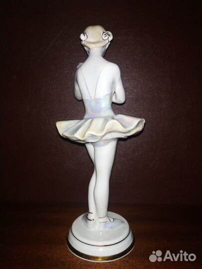 Статуэтка,балерина С цветком