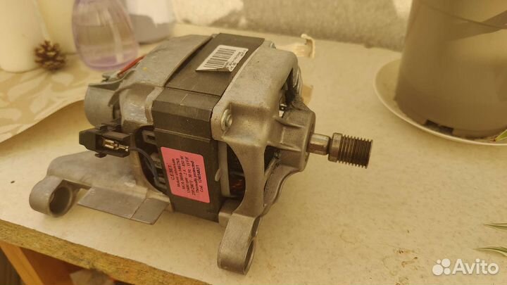 Двигататель стиральной машины Electrolux