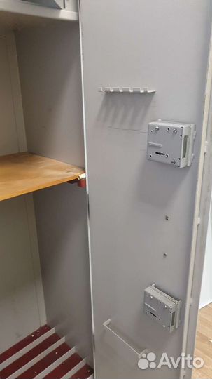 Металлический шкаф (сейф)