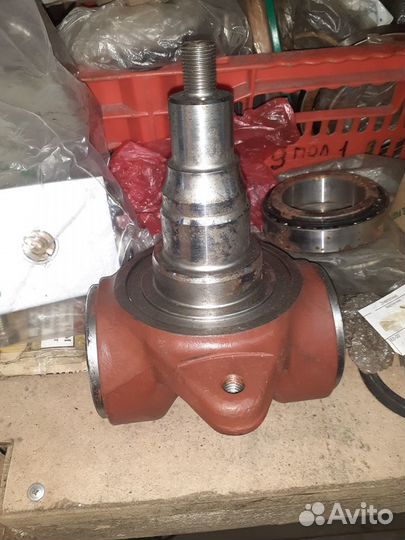 Поворотный кулак linda