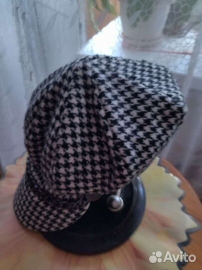 Кепки женские. Новые 2 шт