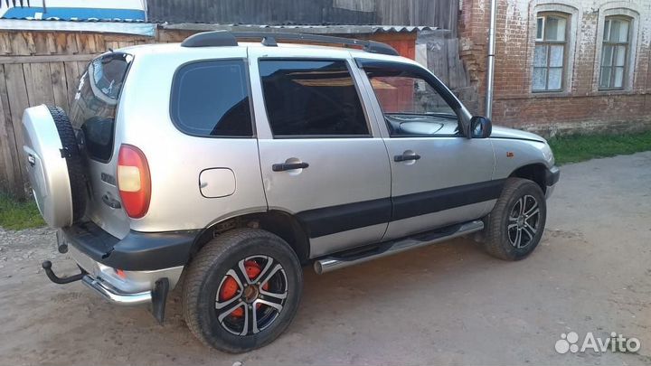 Chevrolet Niva, 2004