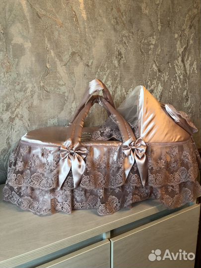 Переноска,конверт,шапочка на выписку для девочки