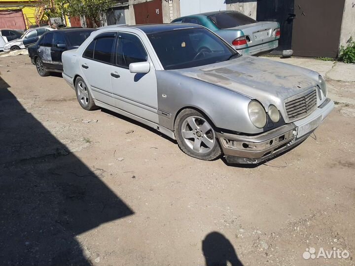 Запчасти на mercedes w210