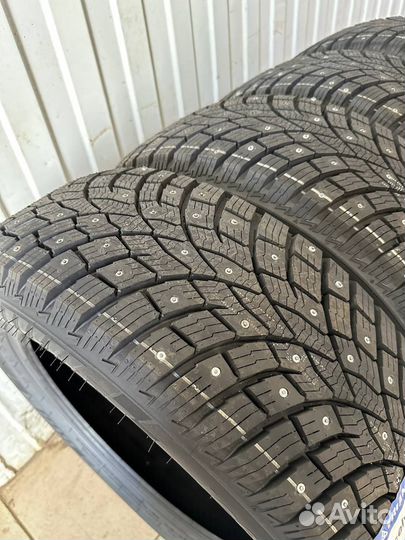 Triangle IcelynX TI501 215/55 R17 98T