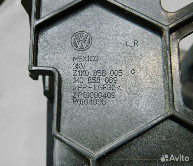 Рамка магнитолы VW Jetta 5