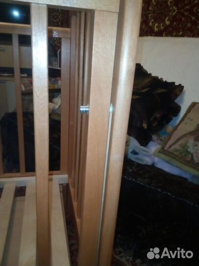 Детская кроватка с мятником и ящиком