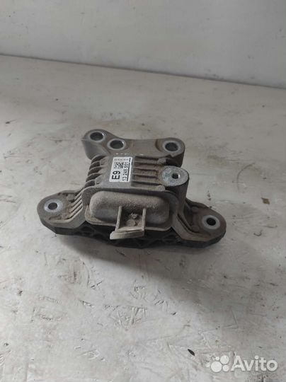 Опора подушка двигателя кпп chevrolet cruze