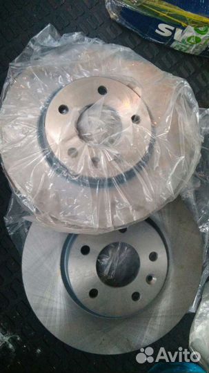 Диск тормозной передний swag 40939190