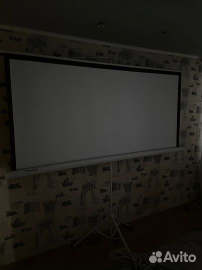 Экран для видеопроектора Brauberg на треноге