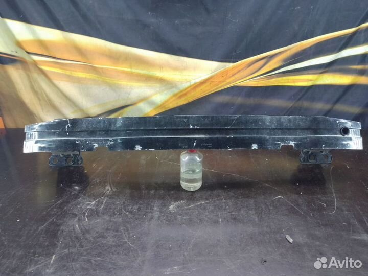 Усилитель бампера передний Audi A3 8P 3689