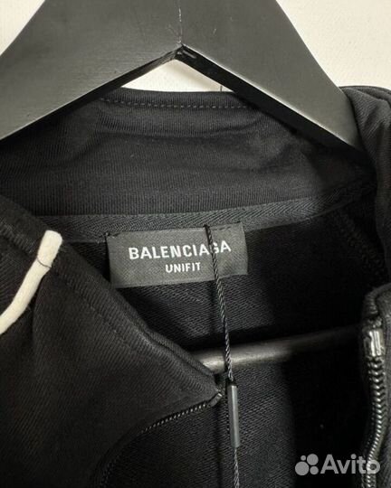 В наличии Balenciaga Tracksuit 3b Jacket