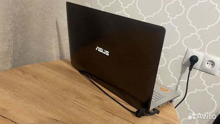 Ноутбук asus