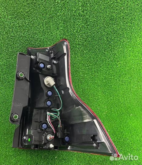 Фонарь левый задний Лэнд Крузер Прадо