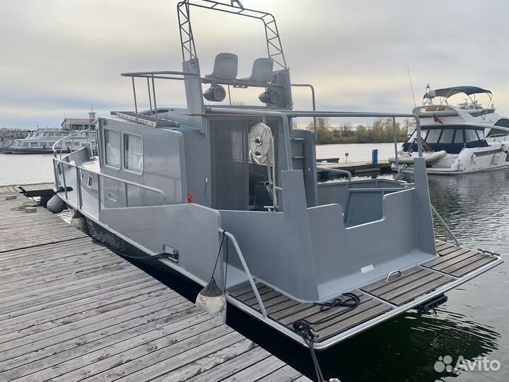 Флайбриджная Стальная яхта премиум класса