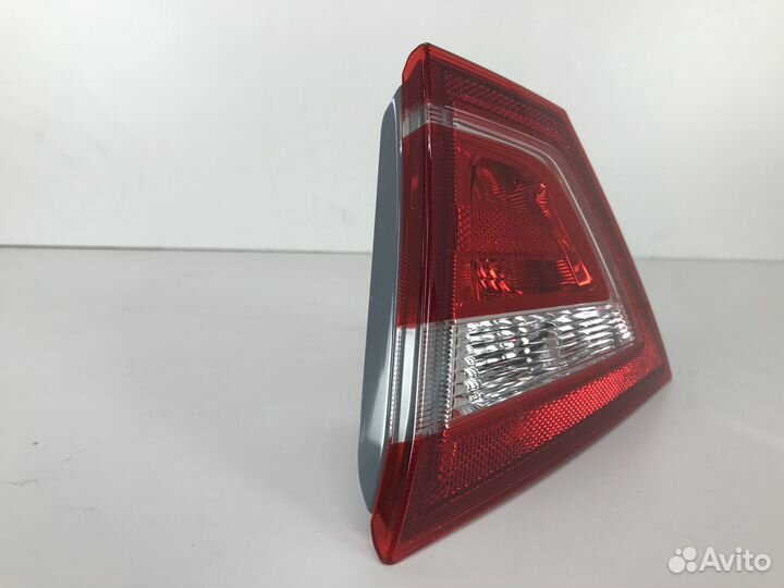 Фонарь задний внутренний правый LADA Vesta 2015