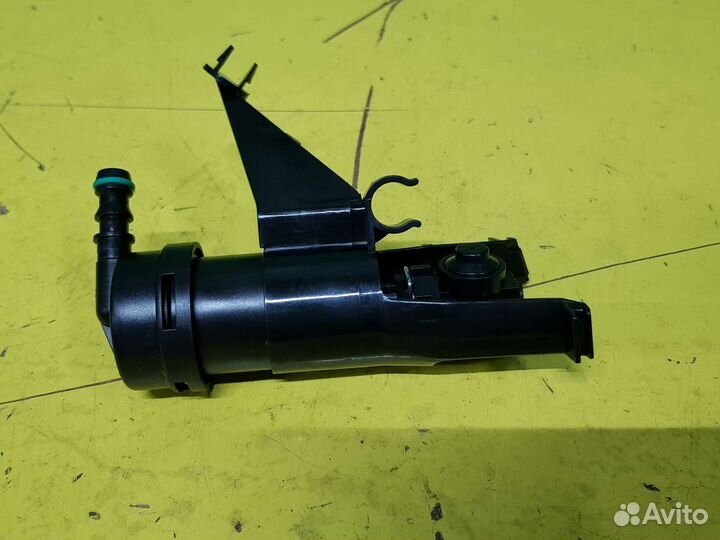 Омыватель фары Nissan Tiida C11 28641EM30A