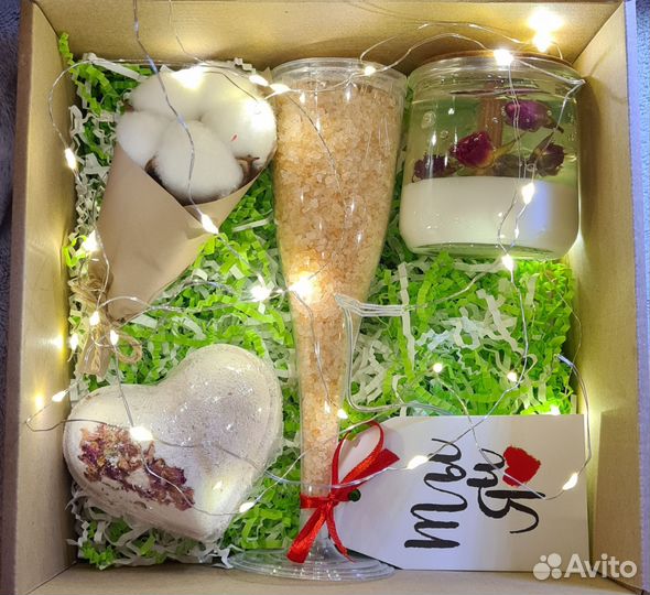 Подарок женщине