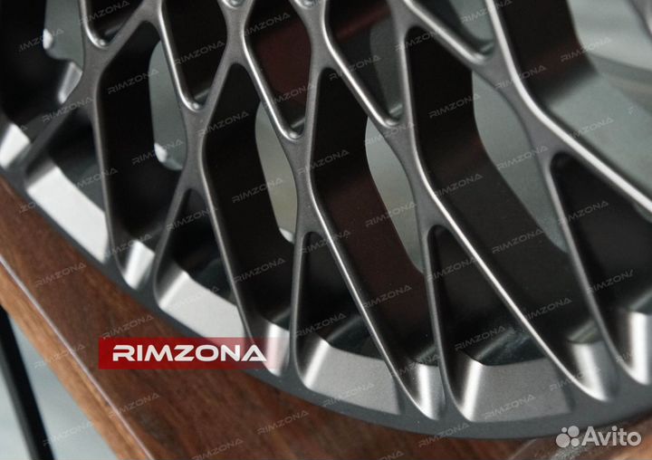 Кованые диски R22 на Bmw X6 F96