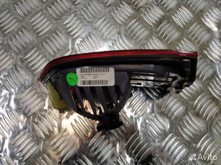 Фонарь внутренний правый Bmw X3 3.0 N52