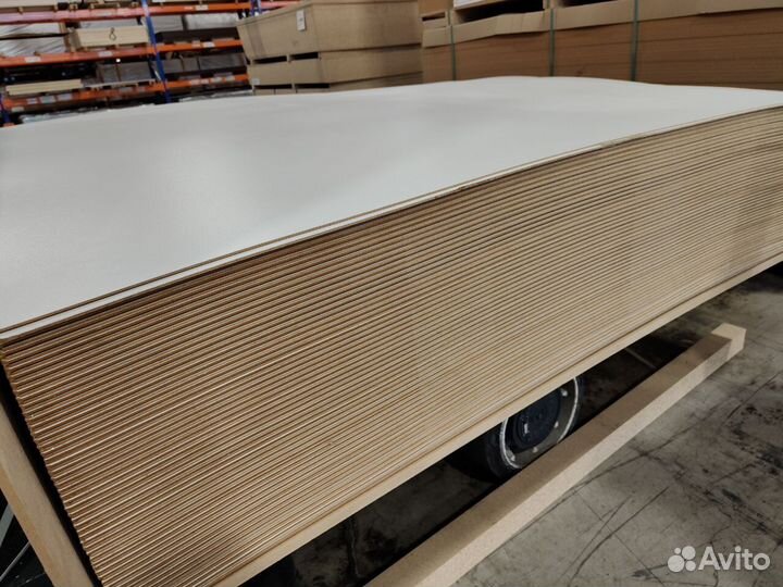 Лхдф 2,5*2070*2800 мм сорт 1 Белыи Kronospan