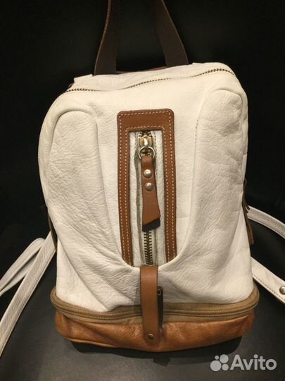 Сумка-рюкзак кожаный с нижним отделением на молнии