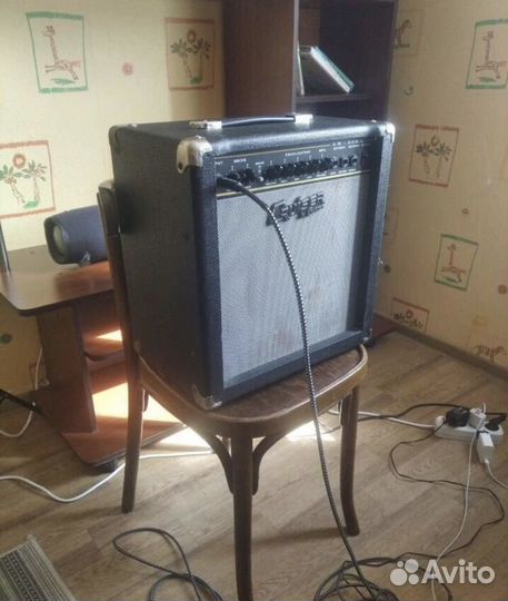Гитарный комбоусилитель 35 вт