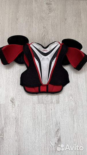Нагрудник хоккейный bauer