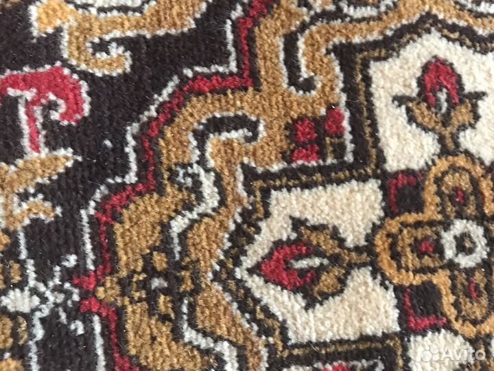 Ковер ч/ш,размер 2-3м,торг хороший