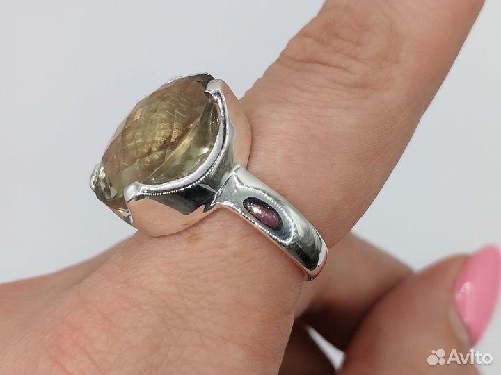 Кольцо с зелёным аметистом празиолит