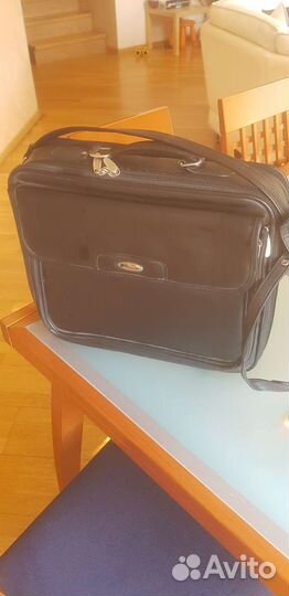 Портфель для ноутбука