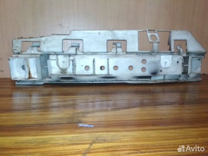 Усилитель бампера задний левый Renault Megane 1 BA