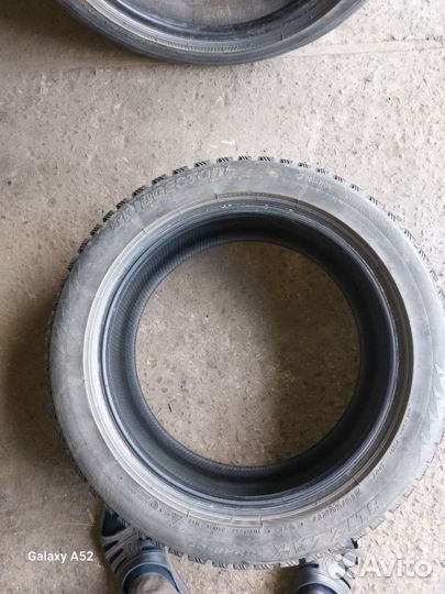 Bridgestone Blizzak Spike-01 215/50 R17 91T