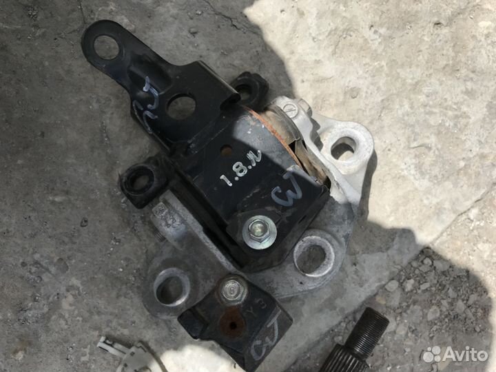 Левая Подушка двигателя Мазда 6 GJ Mazda 6 GJ