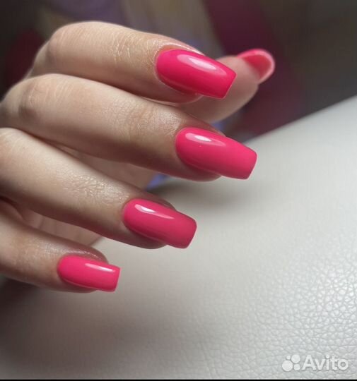 Модель на маникюр