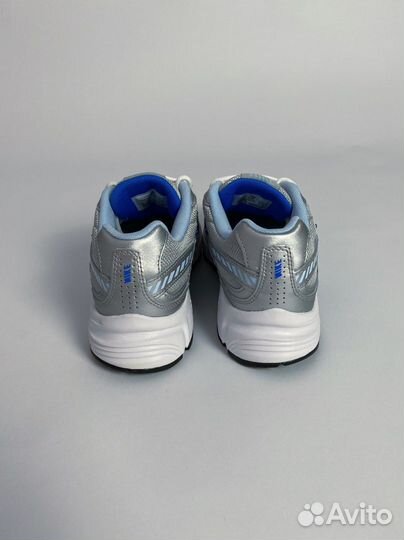 Nike Initiator
