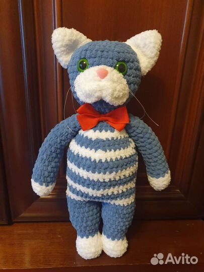 Игрушки амигуруми из плюшевой пряжи. Кот