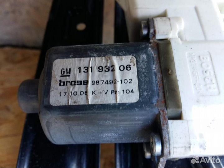 Стеклоподъемник электрический задний правый Opel