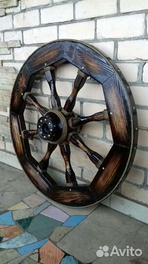 Деревянное колесо телеги