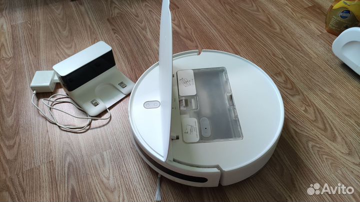 Робот-пылесос Xiaomi Mi Robot Vacuum-Mop Essential